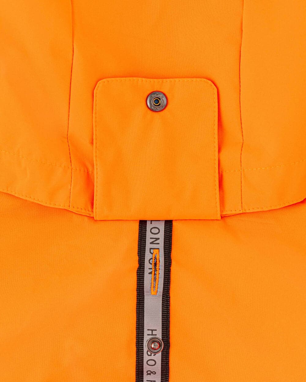 Jacheta cu elemente reflectorizante